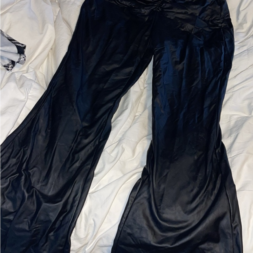 Sleek Black Satin/Spandex Pants: faux-leather look